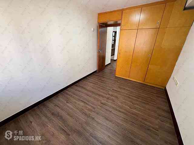 Wan Chai - Phoenix Court Block 1 11