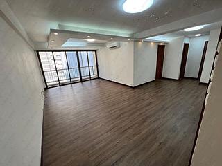 Wan Chai - Phoenix Court Block 1 28