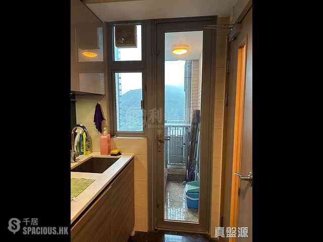 Tai Wai - The Riverpark Block 3 01