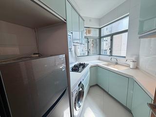 Tung Chung - Coastal Skyline Phase 3 La Rossa 05