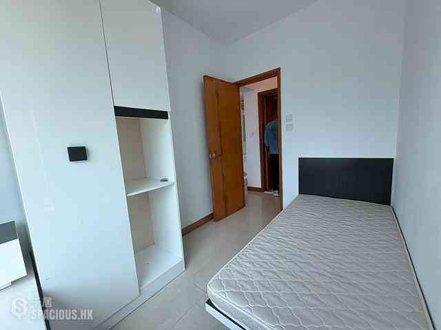 Tung Chung - Coastal Skyline Phase 3 La Rossa 15