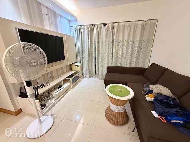 Tung Chung - Coastal Skyline Phase 3 La Rossa 01