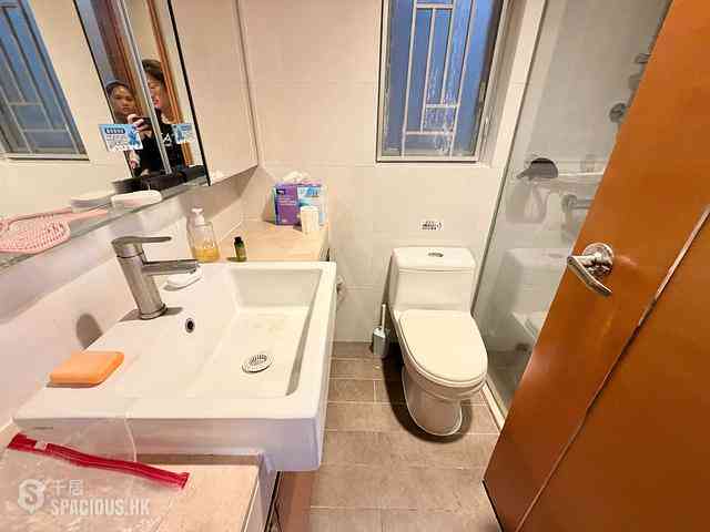 Tung Chung - Coastal Skyline Phase 3 La Rossa 12