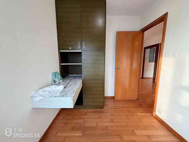 Tung Chung - Seaview Crescent Block 5 03