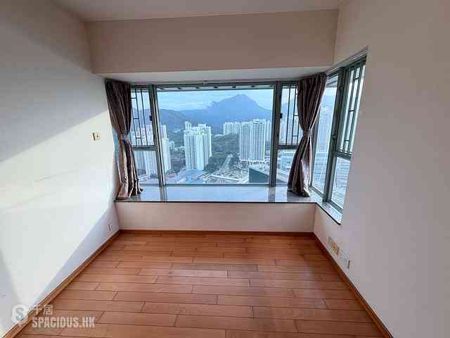 Tung Chung - Seaview Crescent Block 5 06