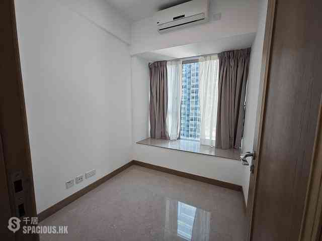 Causeway Bay - Diva 08