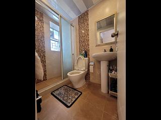 Mid Levels Central - Winsome Park 03