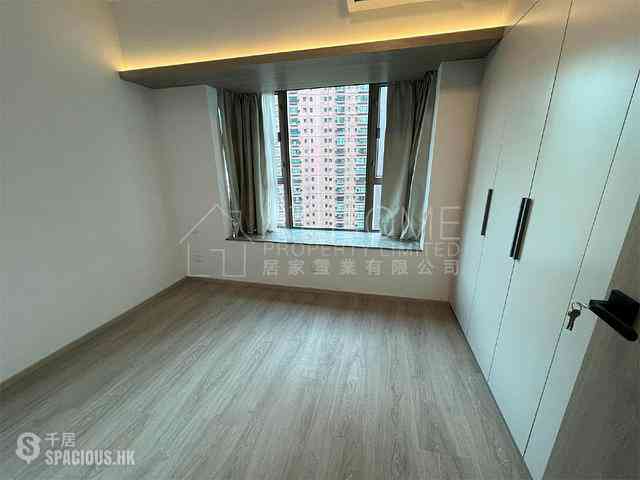Mid Levels Central - Peach Blossom 03