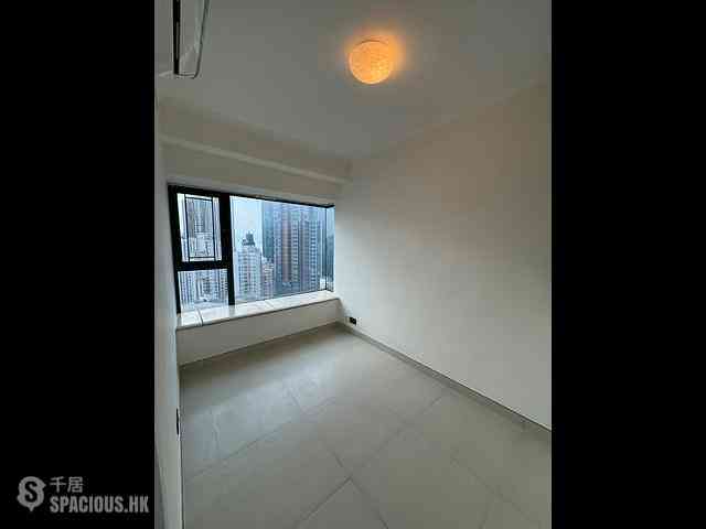 Kennedy Town - University Heights Block 2 03