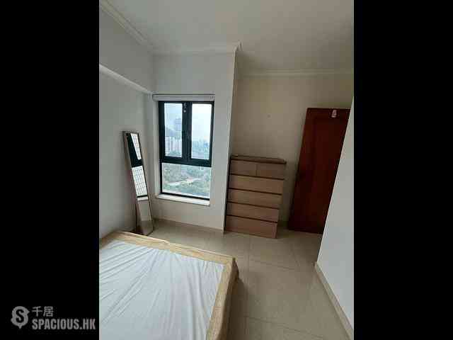 Kennedy Town - University Heights Block 2 05
