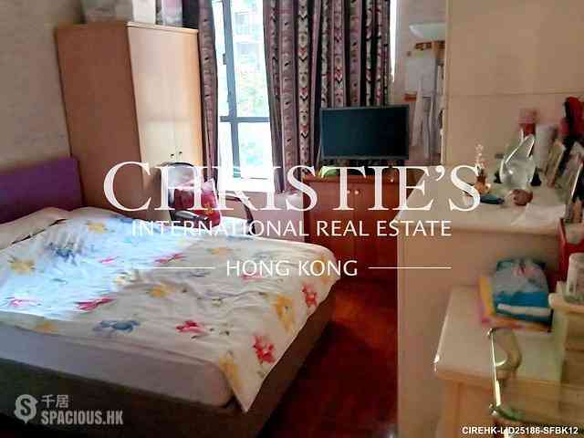 Mid Levels Central - Elegant Terrace 05