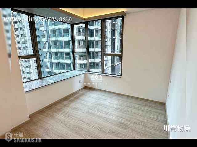Mid Levels Central - Peach Blossom 04