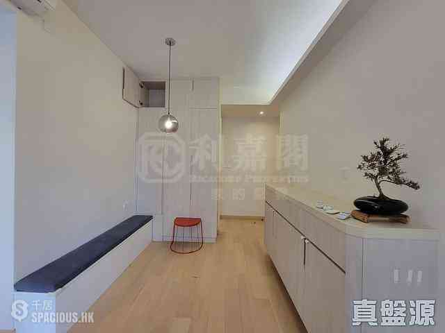 Tseung Kwan O - Capri Block 3 02