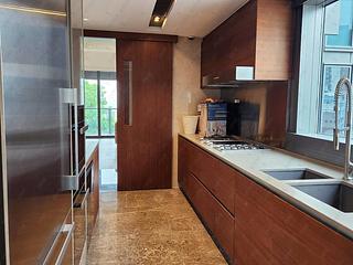 Mid Levels West - University Heights Tower 2 10