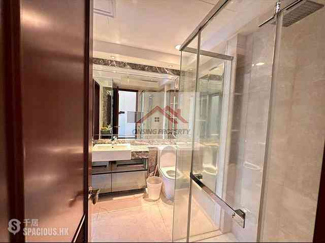 Wan Chai - The Avenue Phase 2 Block 3 06