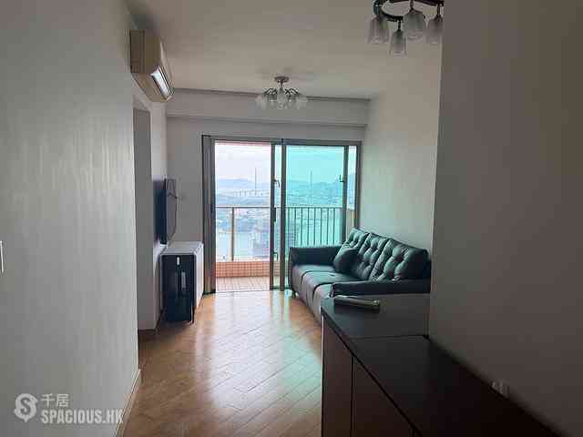 Tai Kok Tsui - Harbour Green Tower 3 01