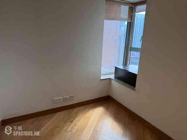 Tai Kok Tsui - Harbour Green Tower 6 06