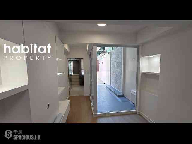 Sheung Wan - 62-64, Queen's Road West 09