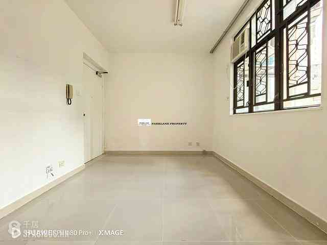 Tai Hang - Dragon Centre 01