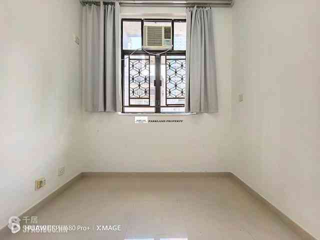 Tai Hang - Dragon Centre 05