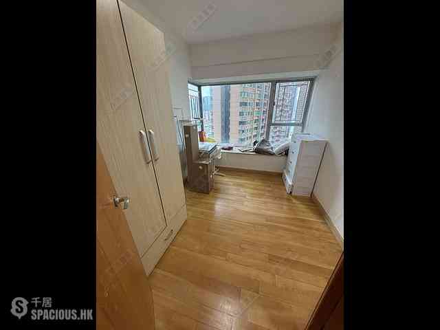 West Kowloon - The Waterfront Phase 1 Block 2 05