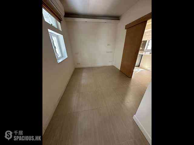 Shek Tong Tsui - Fung Yip Building 03