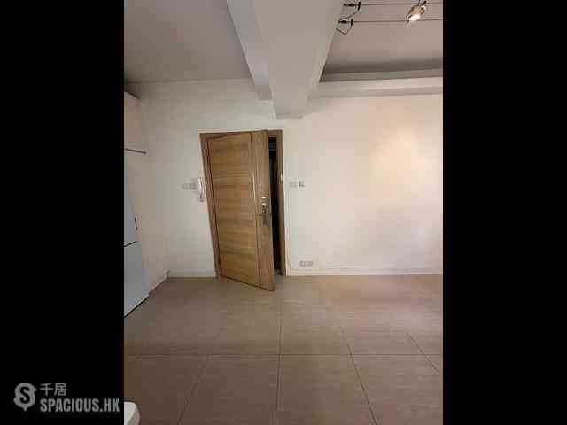 Shek Tong Tsui - Fung Yip Building 04