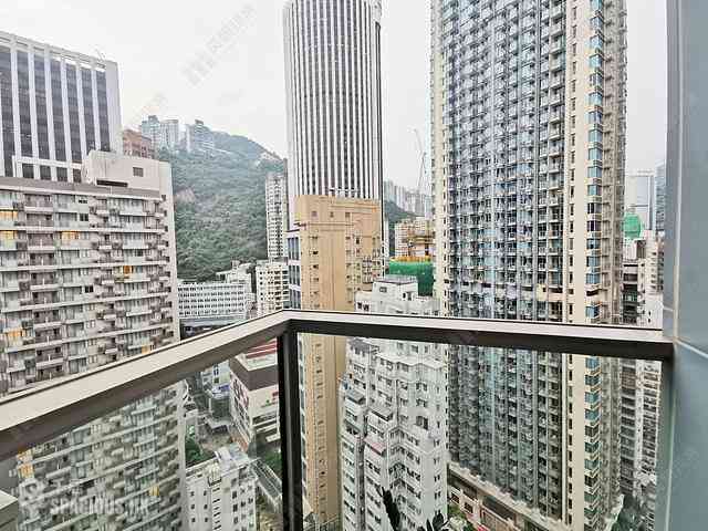 Wan Chai - The Avenue Phase 1 07