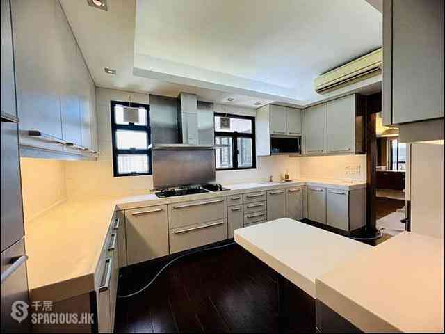 Stubbs Road - Nicholson Tower 13