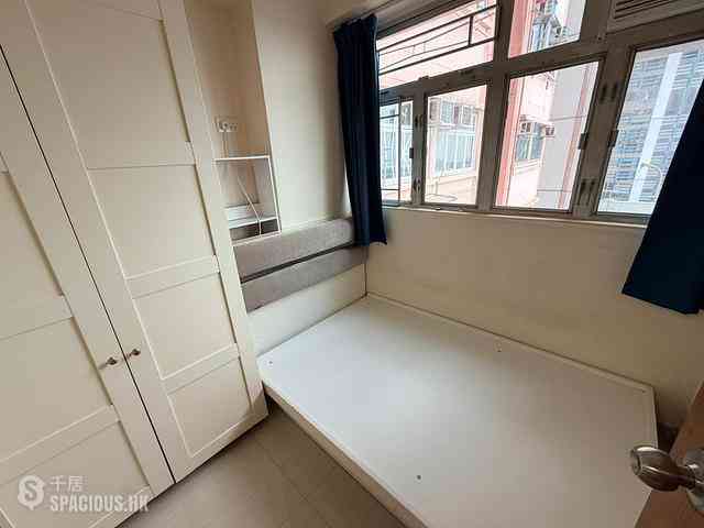 Sai Ying Pun - Kwan Yick Building Phase 3 04