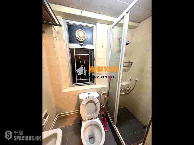 Sai Ying Pun - Fung Yu Building 05