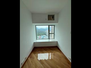Tung Chung - Coastal Skyline Phase 3 La Rossa Block B (Block 8) 04