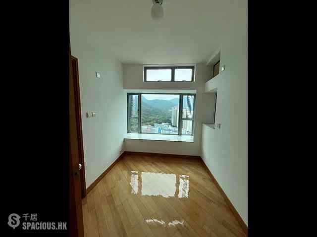 Tung Chung - Coastal Skyline Phase 3 La Rossa Block B (Block 8) 05