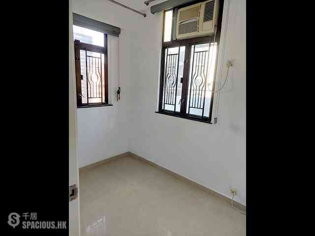 Sai Ying Pun - Good Times Building 06