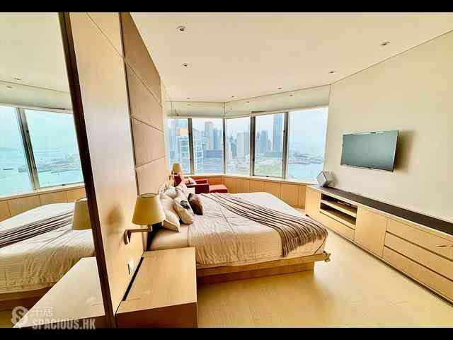 Wan Chai - Convention Plaza Apartments 02