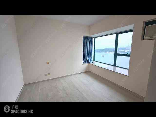 Tai Kok Tsui - The Long Beach 02