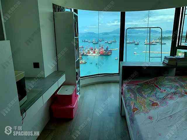 Tai Kok Tsui - Island Harbourview Block 7 03