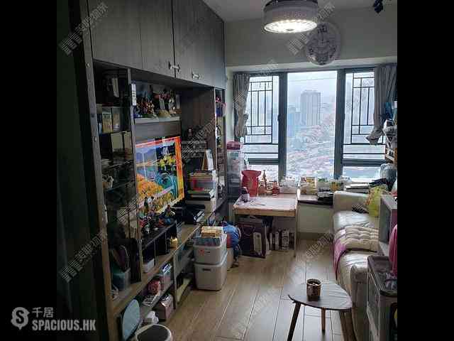 Tai Kok Tsui - Island Harbourview Block 7 04