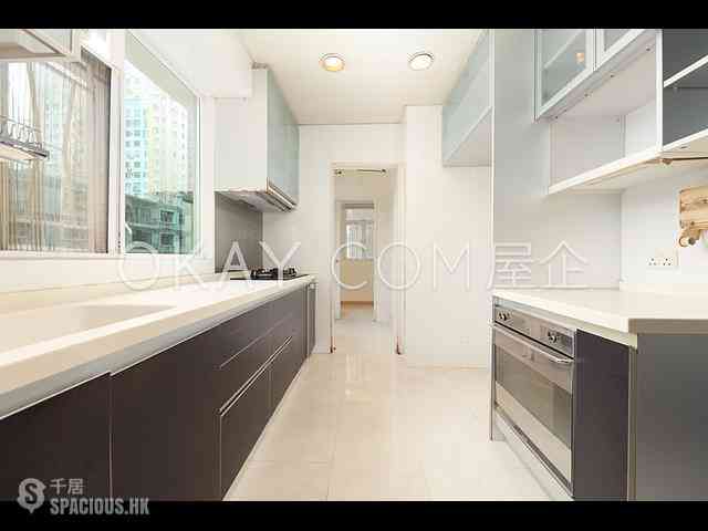 Tai Hang - Swiss Towers 03