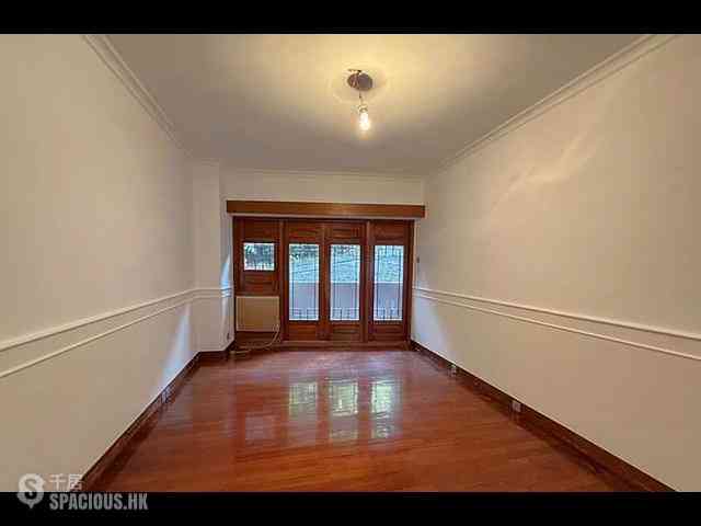 Mid Levels Central - Ivory Court 09