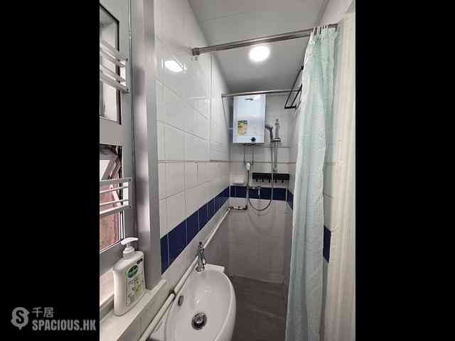 Wan Chai - New Sun House 04
