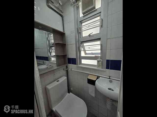 Wan Chai - New Sun House 07
