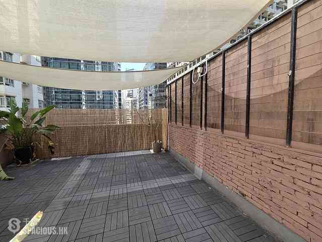 Wan Chai - New Sun House 01