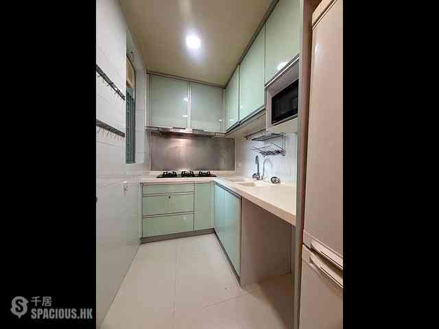 Tung Chung - Coastal Skyline Phase 3 La Rossa Block B (Block 8) 02