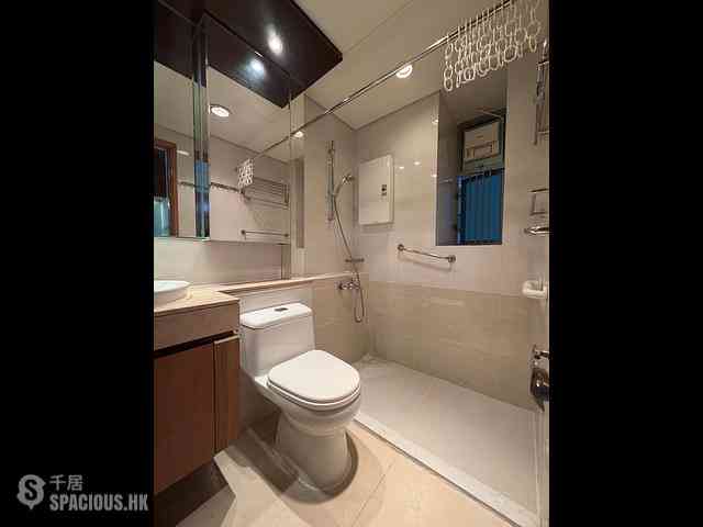 Tung Chung - Coastal Skyline Phase 3 La Rossa Block B (Block 8) 03