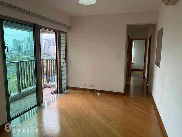 Tai Kok Tsui - Harbour Green Tower 3 02