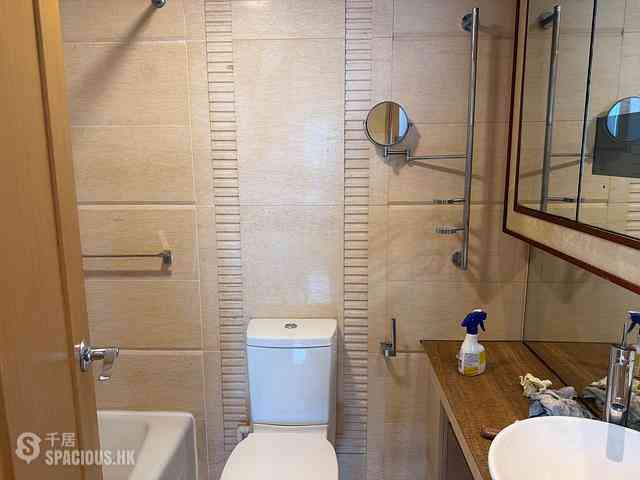 Tai Kok Tsui - Harbour Green Tower 3 06