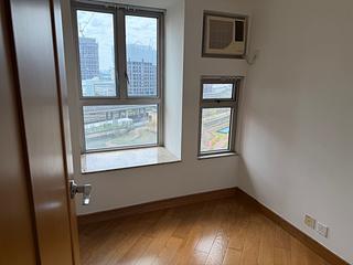 Tai Kok Tsui - Harbour Green Tower 3 08