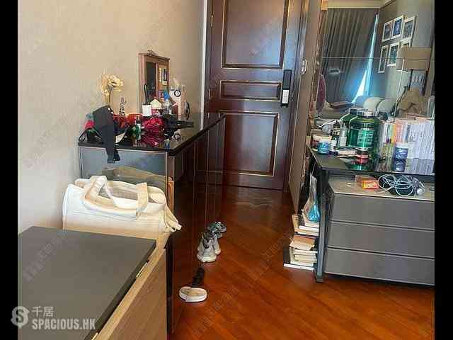 Wan Chai - The Avenue Phase 2 02