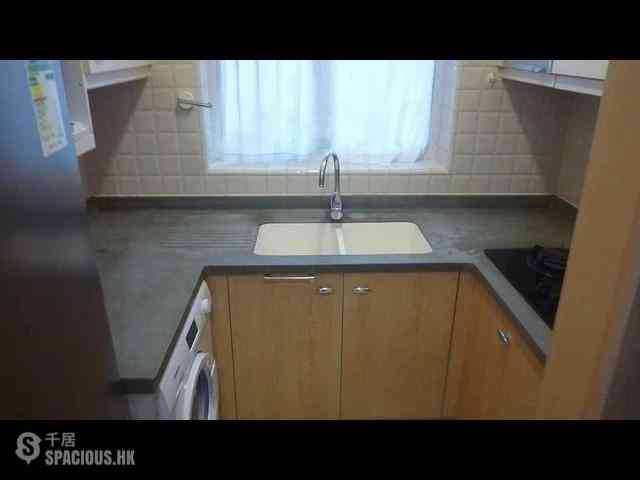 Quarry Bay - The Orchards Block 2 04